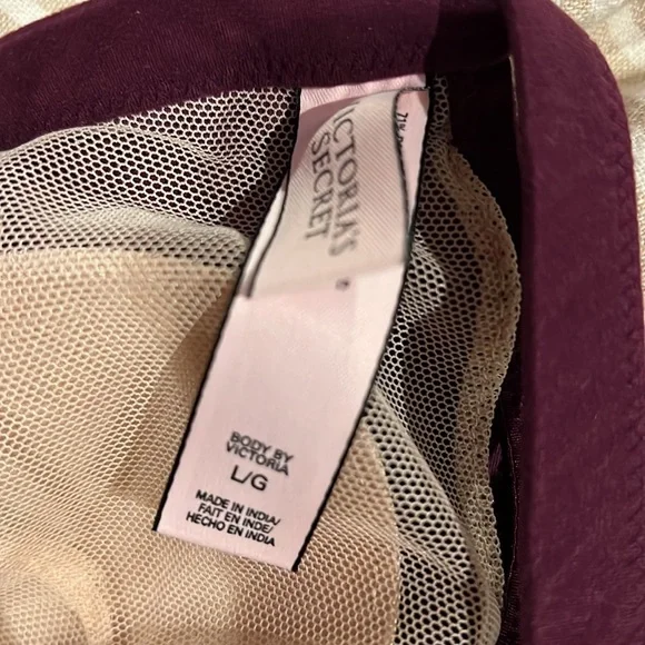 Victoria’s Secret front closure bra size large